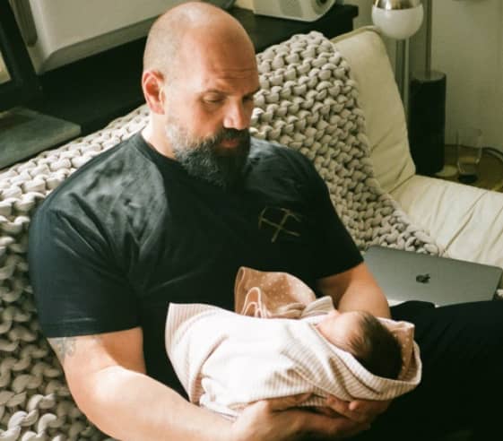 Ethan Suplee and his grandchild